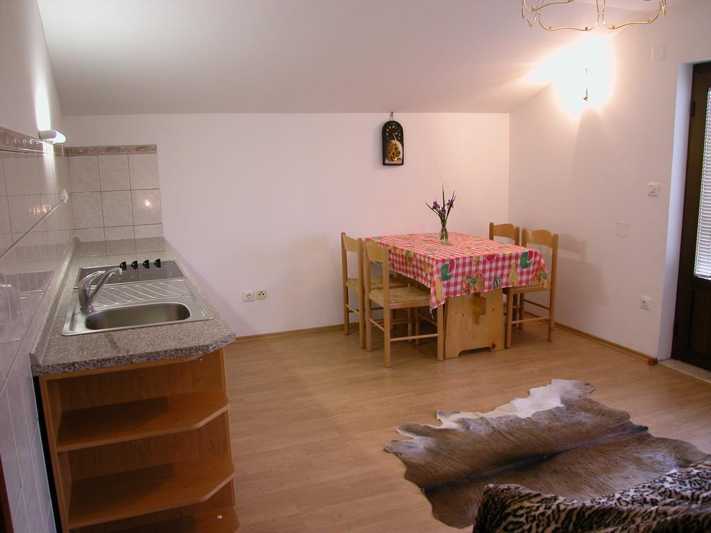 Turisticna Kmetija Siroko Villa Tolmin Rum bild